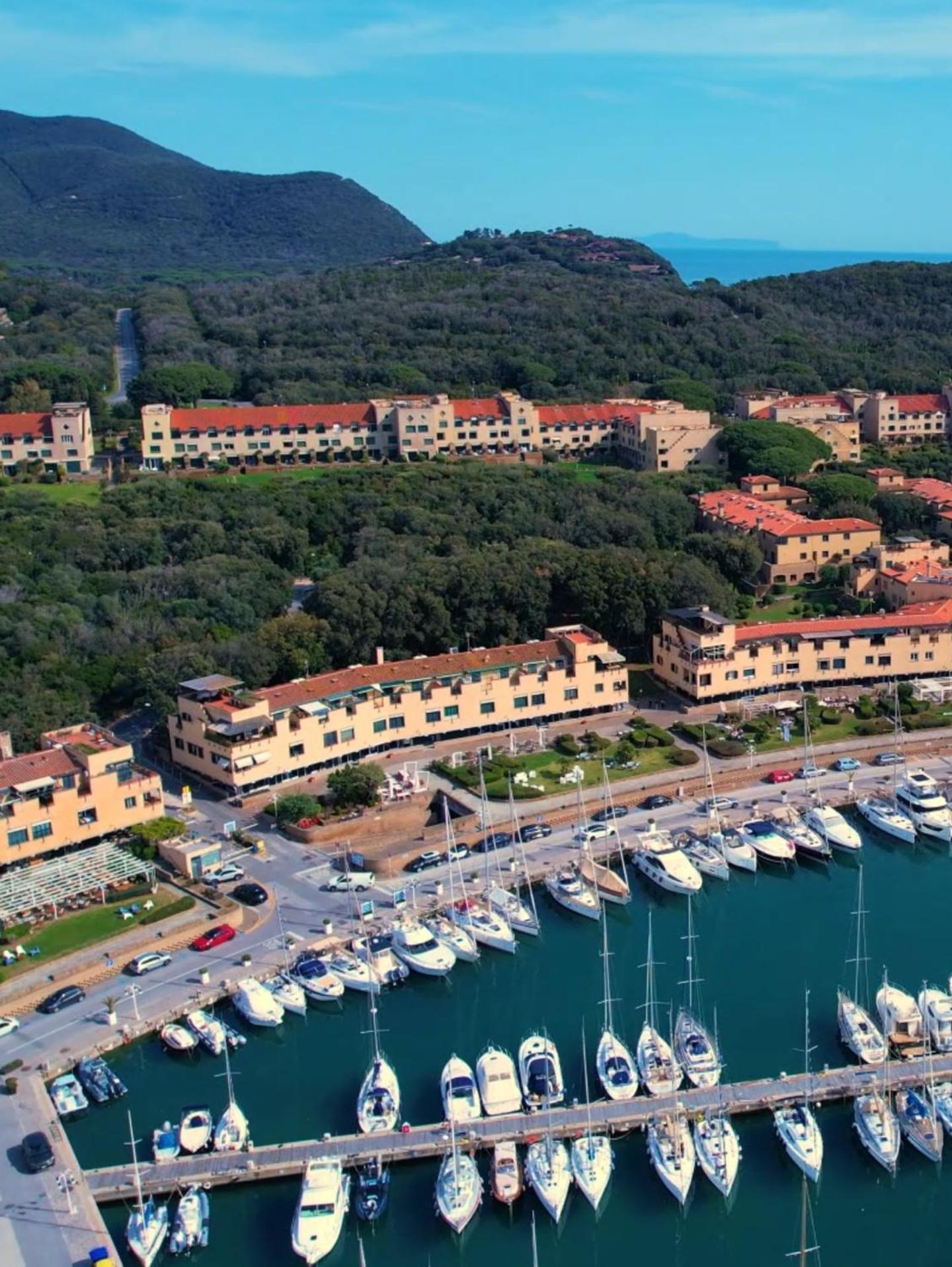 Holiday Homes Marina Apartments Punta Ala Exterior photo